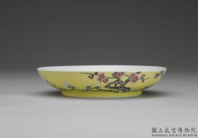 图片[2]-Dish with plum blossom in yellow ground of falangcai painted enamels, Qing dynasty, Yongzheng reign (1723-1735)-China Archive